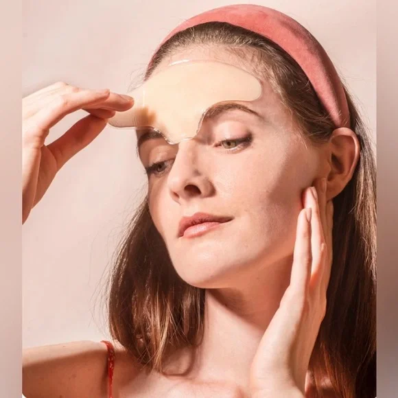 Dreambox Beauty Reusable Skin Plumping Forehead Mask, Forehead Patch - Picture 3 of 7